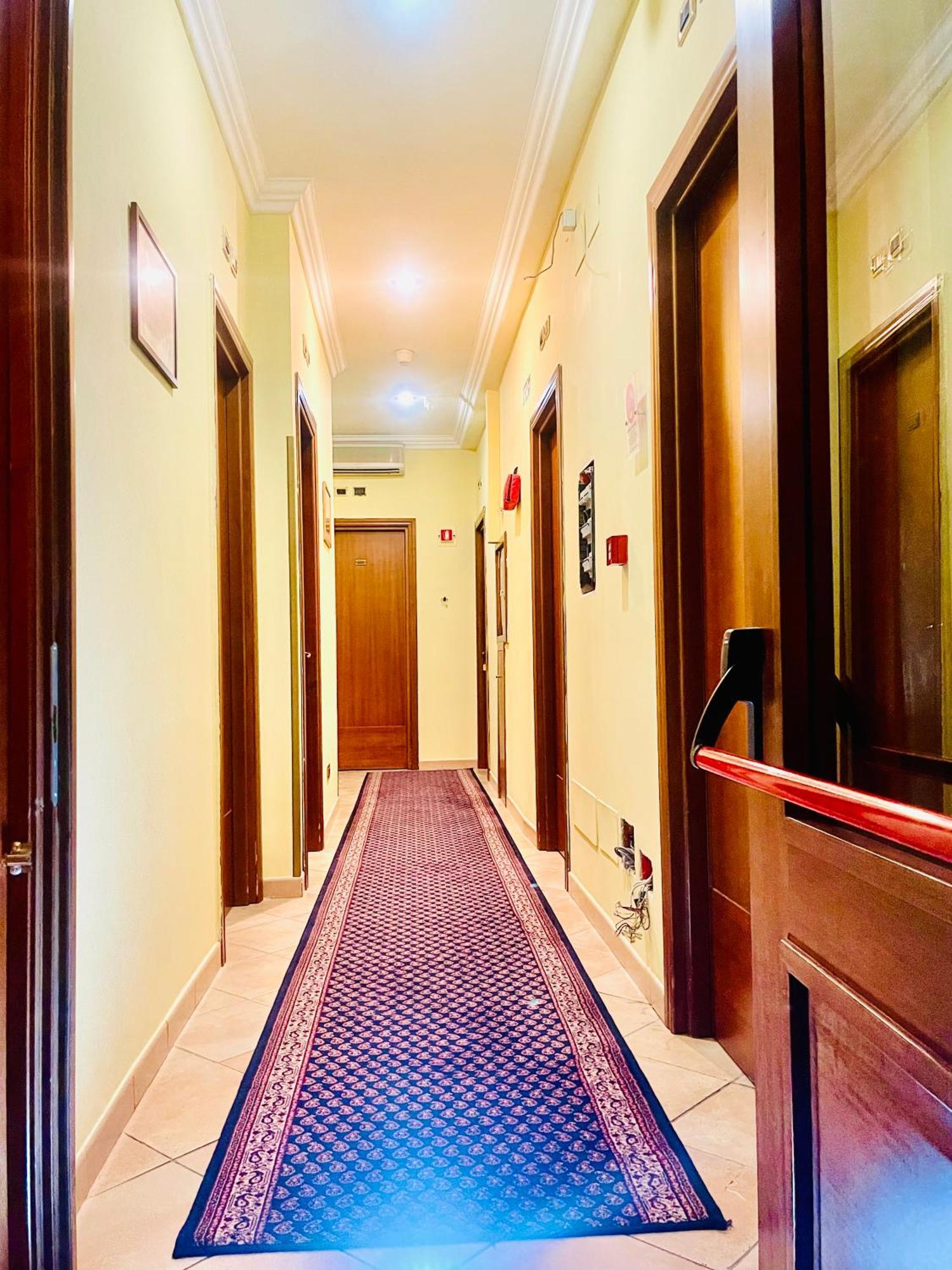 Hotel Rome Place Bagian luar foto